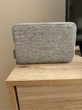 Arlo Tech Organizer in Heather Grey, Large
